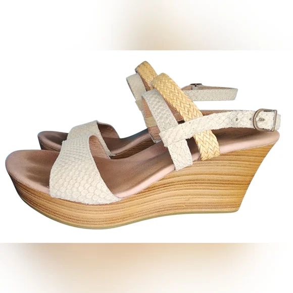 Ugg Lira Mar Leather Sandals, Womens 6 - Picture 2 of 10